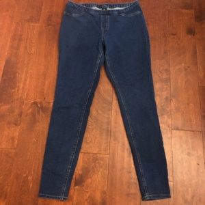 Sz Medium Hue Skinny Jeans